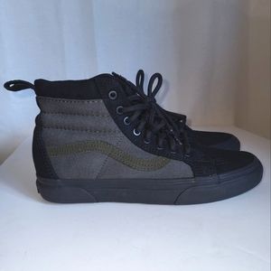 VANS Sz 5Y black and olive green